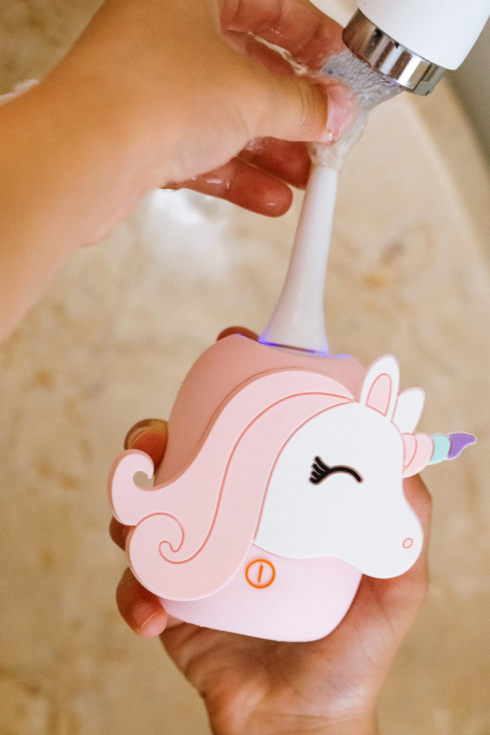 The Zoofamily Zoo Toothbrush Eenhoorn sonische kindertandenborstel, sfeerbeeld