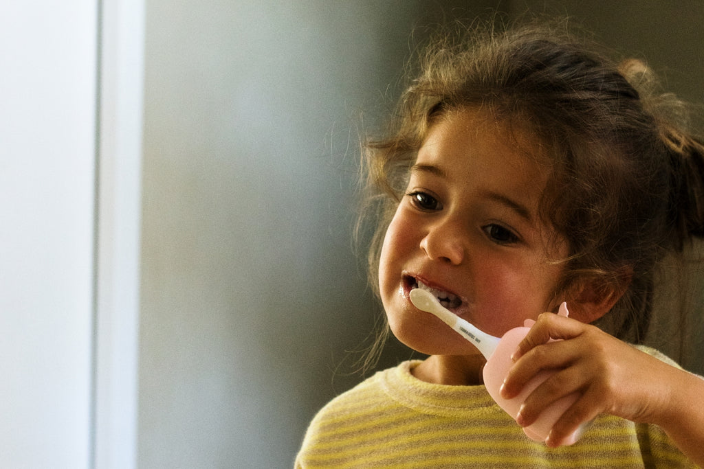 The Zoofamily Zoo Toothbrush sonische kindertandenborstel, sfeerbeeld met de Eenhoorn