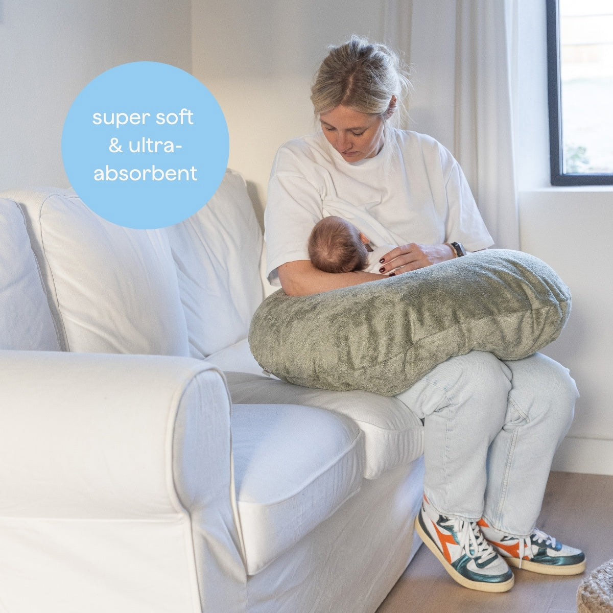 Timboo borstvoedingskussen in Whisper Green, vooraanzicht