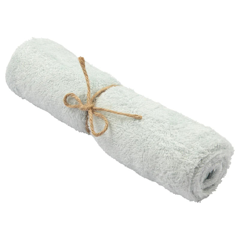 Timboo bamboe washandjes Riviera Blue, sfeerbeeld: opgerold bamboe badtextiel met touwtje