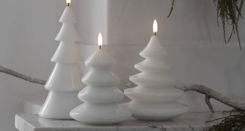 Uyuni LED kaarsen kerstboom Nordic White in drie modellen in sfeeropstelling