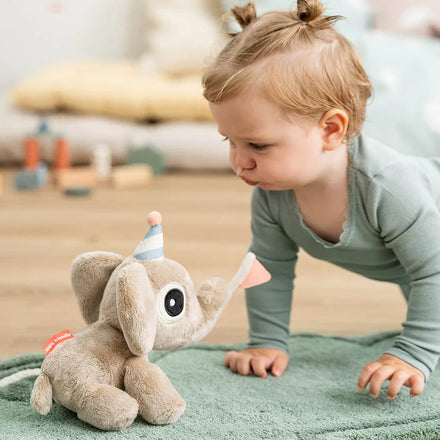 Done By Deer Cuddle Bestie giftset Elphee Sand, ideaal als kraamcadeau, bij De Gele Flamingo