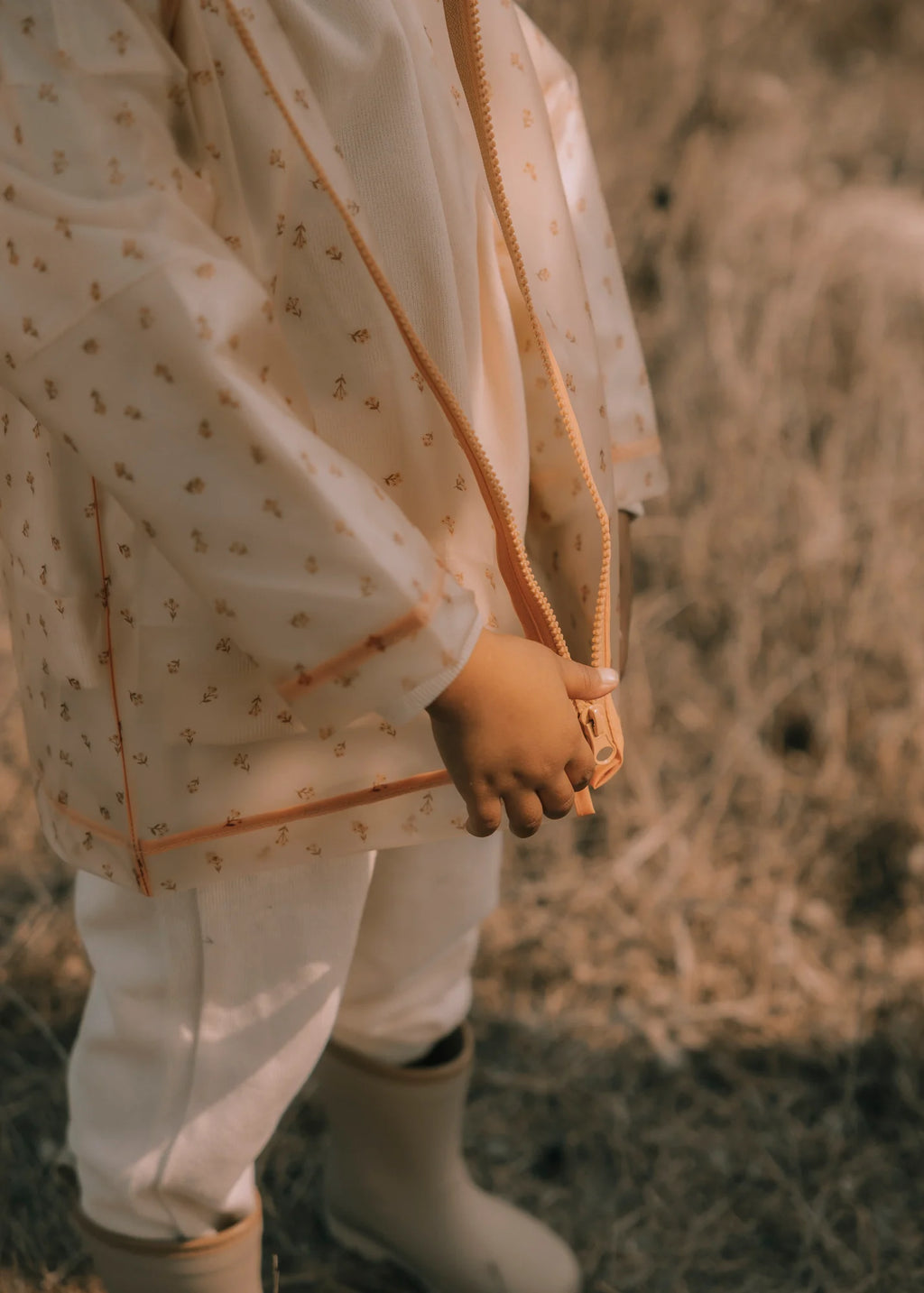 * Mrs. Ertha Drizzles - Regenjas | Flower Buds