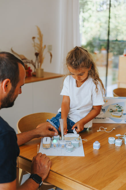 Kidywolf Kidyelec-Expert - My First Electricity Kit – 11 Pieces