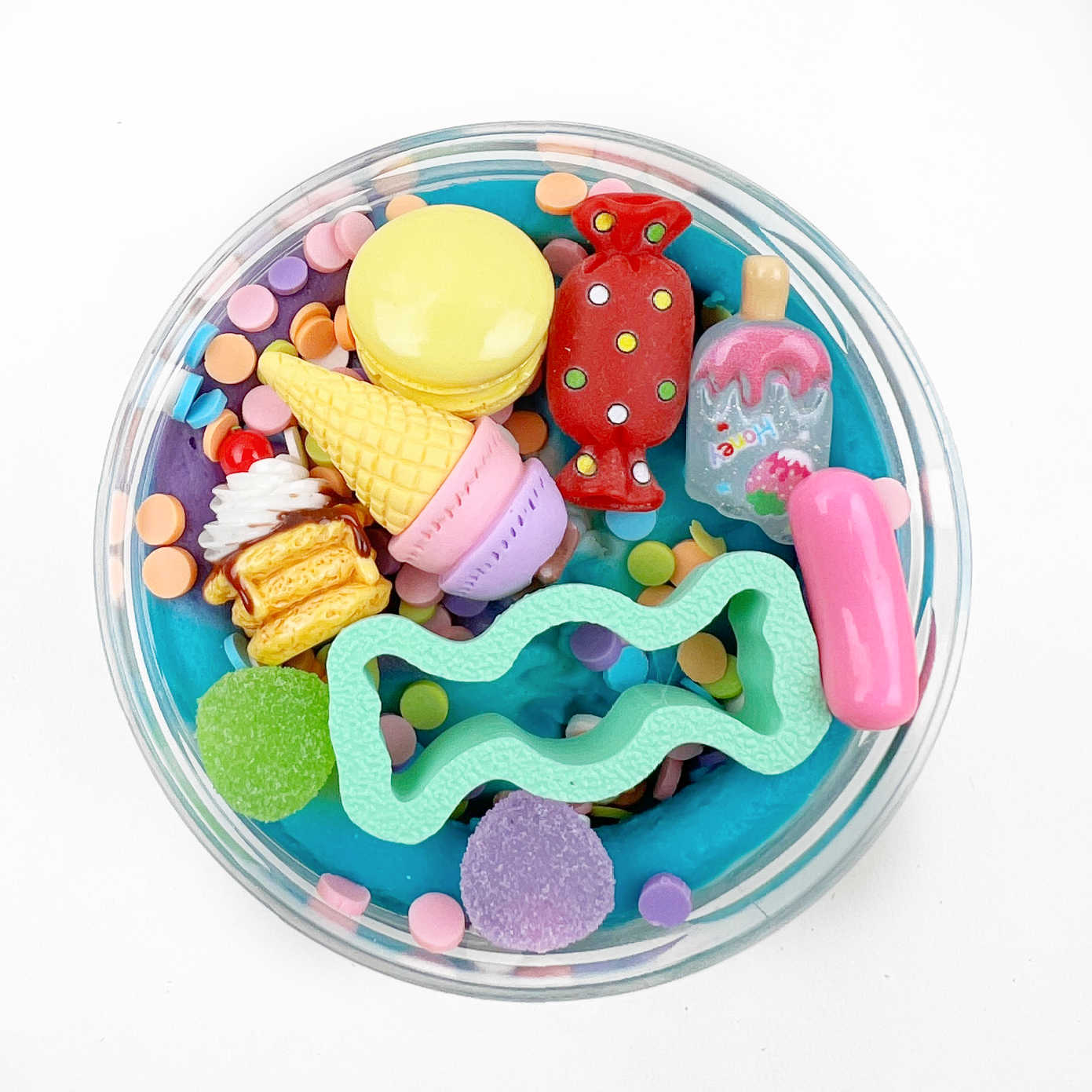 Invitation to Imagine Candy Surprise Pot met 250 g Dutch Dough speelklei in snoepthema, De Gele Flamingo