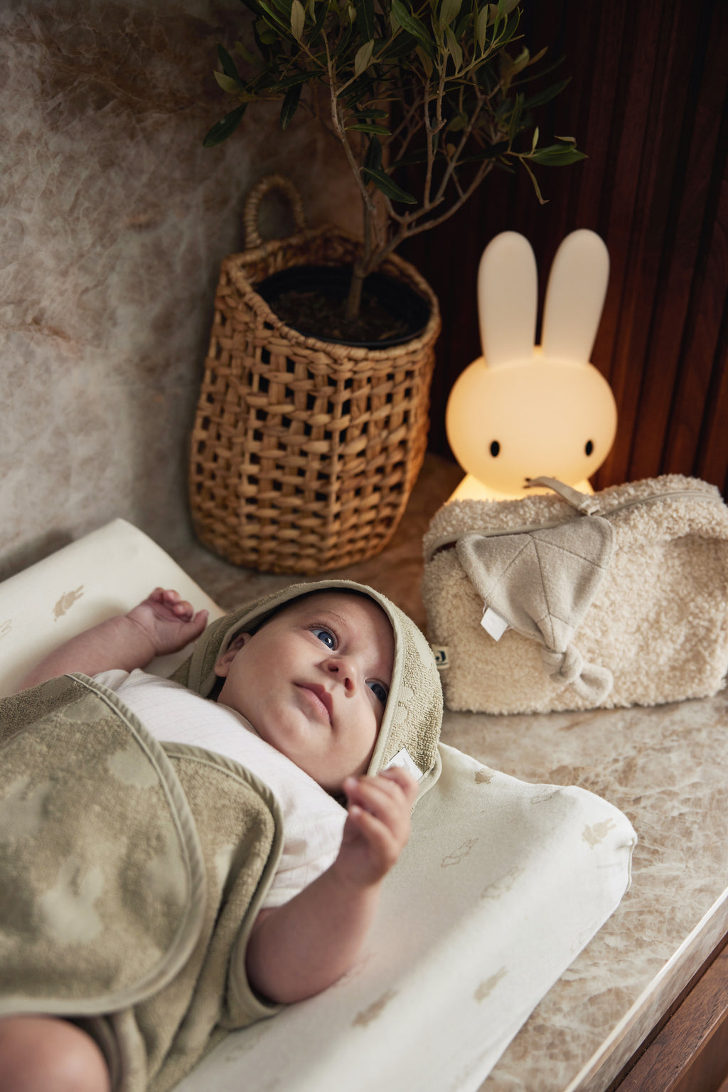 * Jollein Aankleedkussenhoes Jersey 50x70cm Happy Miffy | Nougat