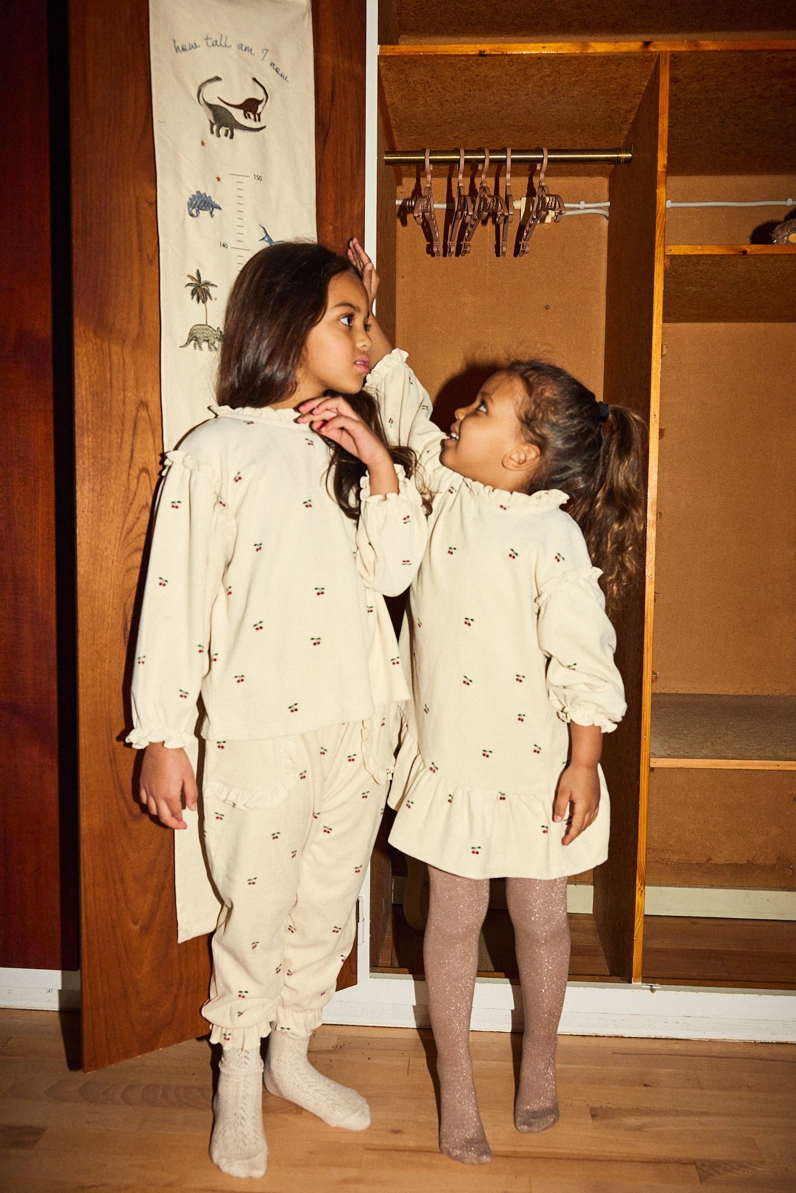 * Konges Sløjd Meter How Tall Am I Now Dino | Seedpearl