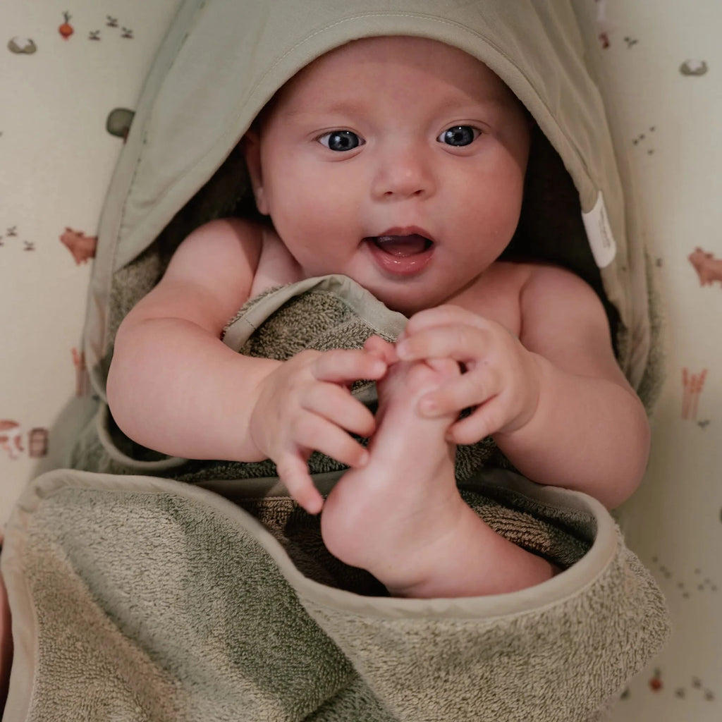 Little Dutch Badcape Little Farm 100x100 | Groen