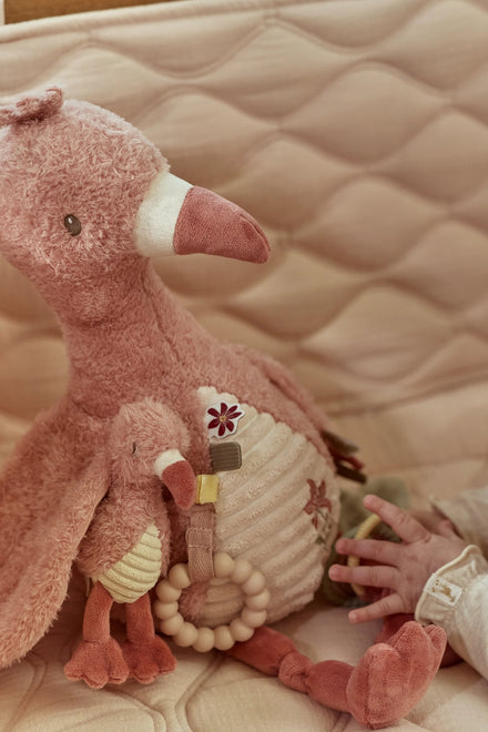 Little Dutch Activiteitenknuffel Safari Friends Flamingo met ringen om te grijpen, De Gele Flamingo