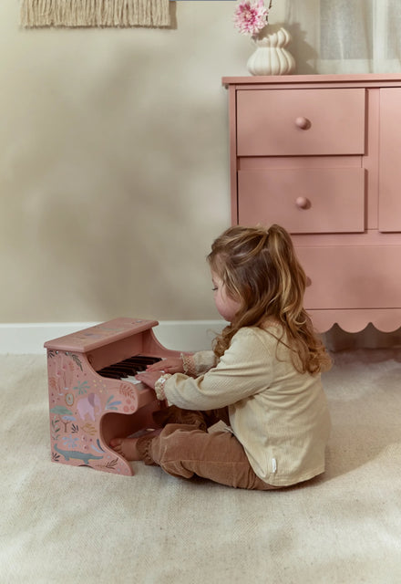 Houten kinderpiano Safari Friends in roze van Little Dutch, perfect voor kleine kinderhandjes, bij De Gele Flamingo