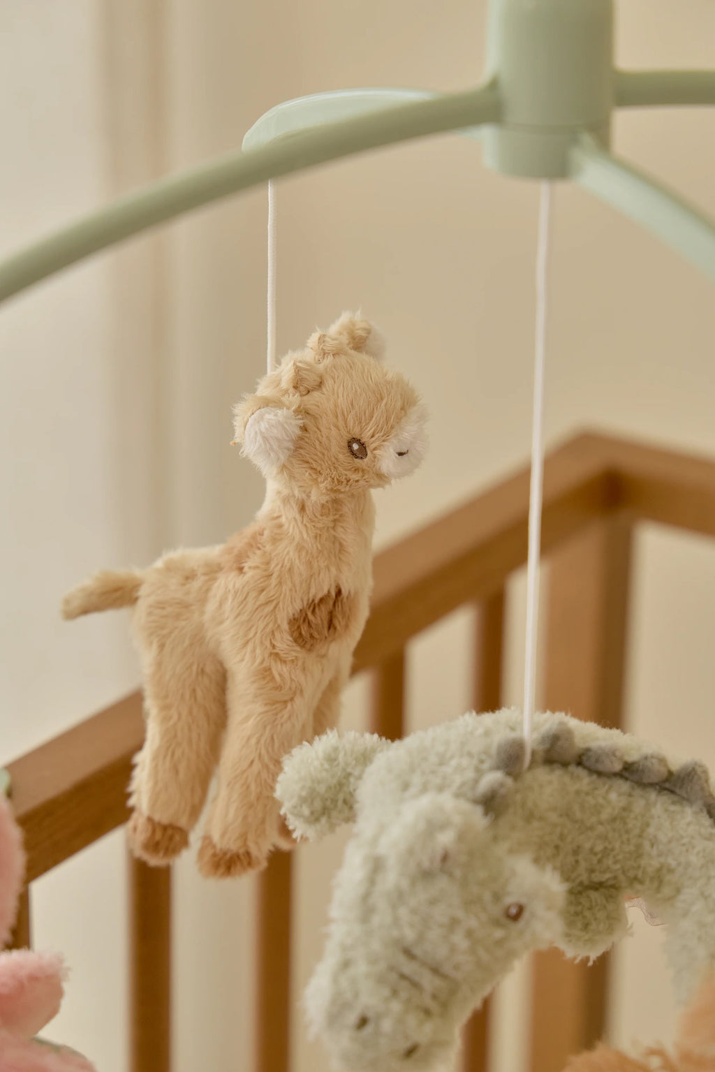 Little Dutch Muziekmobiel Safari Friends boven het bedje, te koop bij De Gele Flamingo