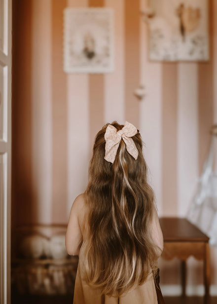 Mrs. Ertha Fable Bow Clip | Tiny Hearts