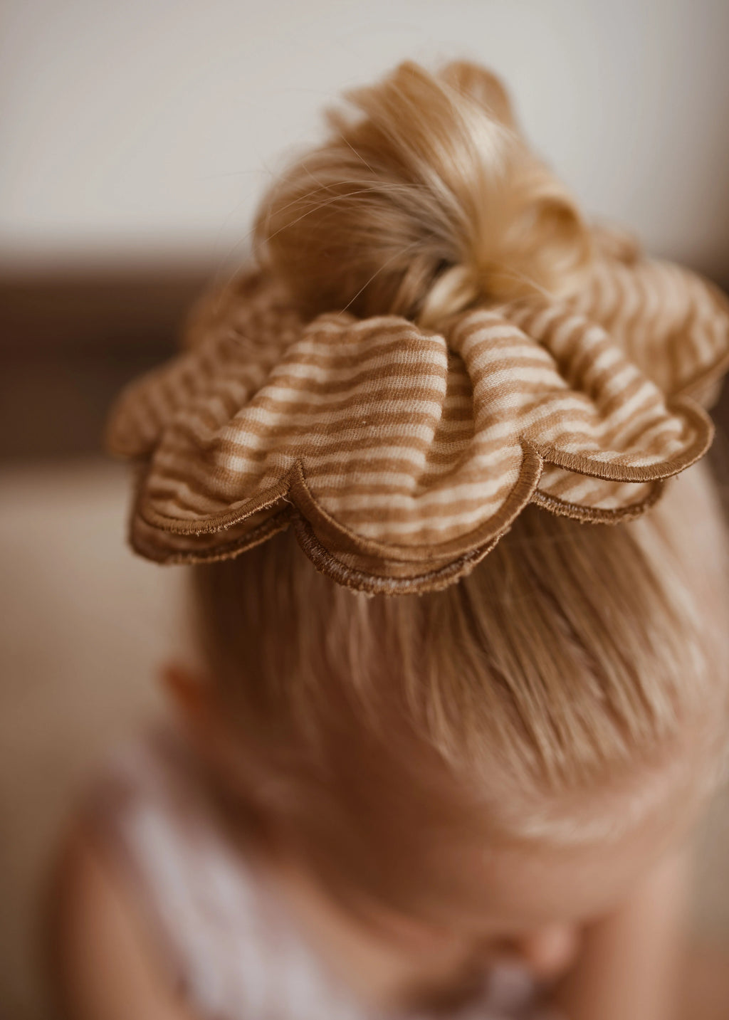 Mrs. Ertha Haar Scrunchie | Toffee Lines
