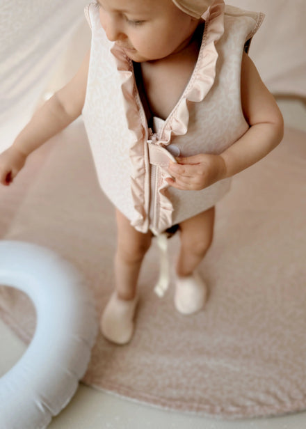 Mrs. Ertha Puddlies Zwemvest | Blushin Coral