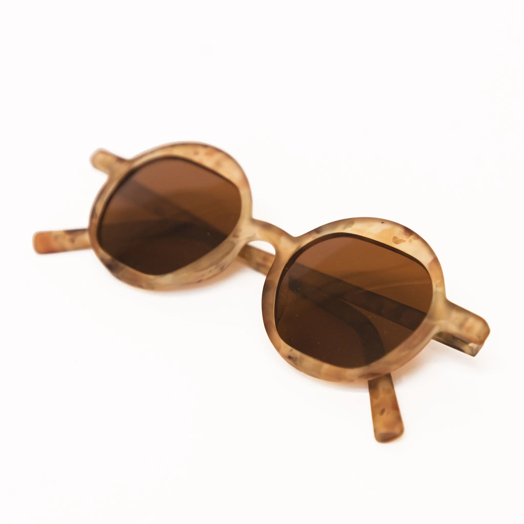 * Mrs. Ertha Zonnebril Egxies Sunnies | +6Y Natural Stone