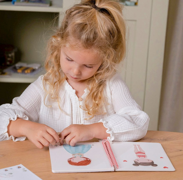 Little Dutch Aankleed- En Stickerboek | Rosa & Friends