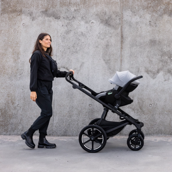 Thule Urban Glide 4 Kinderwagen + Reiswieg | Black On Black