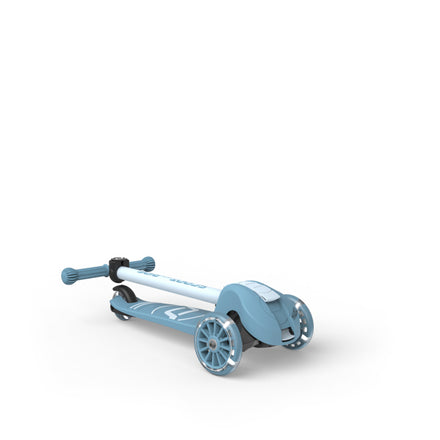 Scoot and Ride Highwaykick 3S step in Steel, ingeklapt schuin vooraanzicht