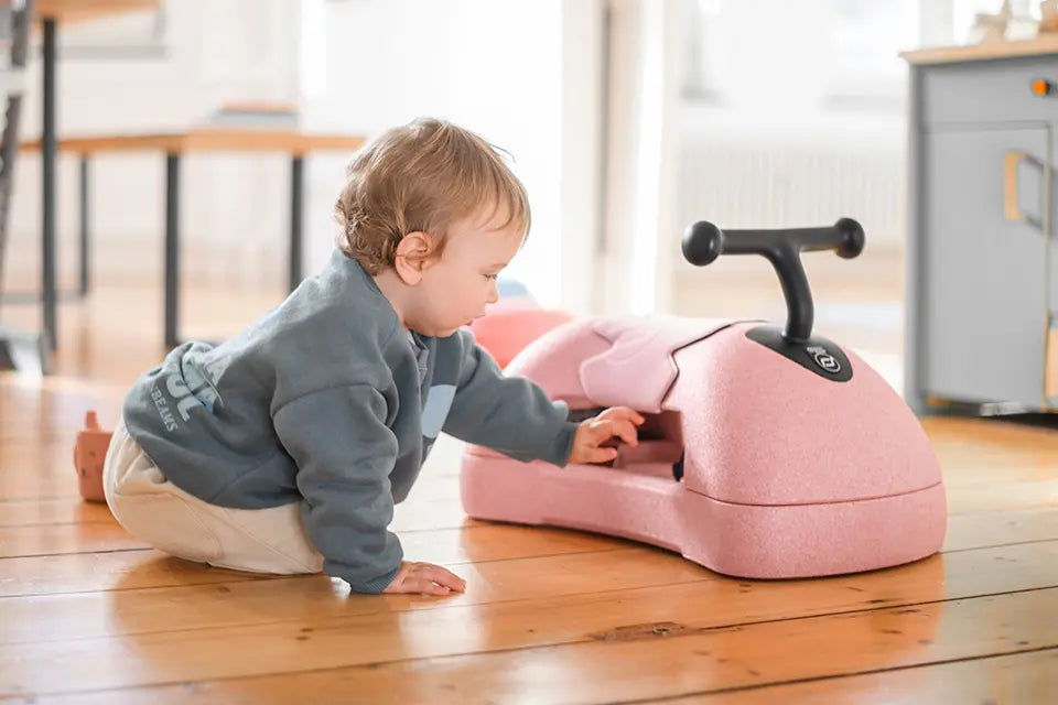 Scoot and Ride My First Baby Walker in Rose, sfeerbeeld