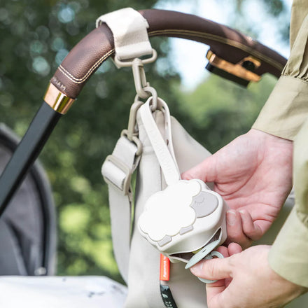 Done By Deer Silicone Fopspeenhouder Sheepy Sand