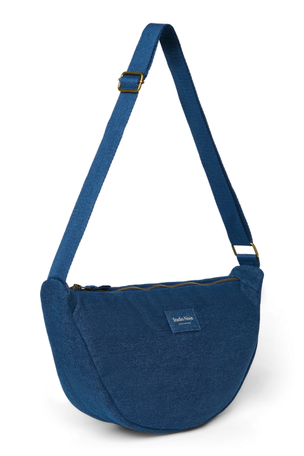 Studio Noos heuptas donkerblauwe denim met verstelbare draagband, bij De Gele Flamingo