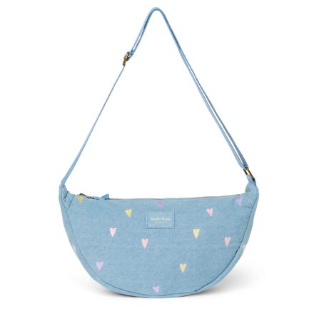Studio Noos Adult Fanny Pack in lichtblauwe denim met geborduurde hartjes, bij De Gele Flamingo