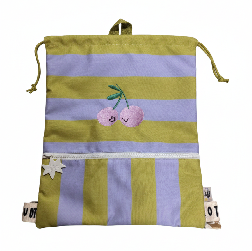 The Cotton Cloud zwemtas Cherry Pop met kersenprint uit gerecycled PET
