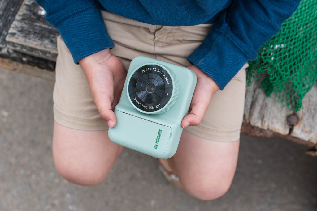 The Zoofamily Zoo print | dino green