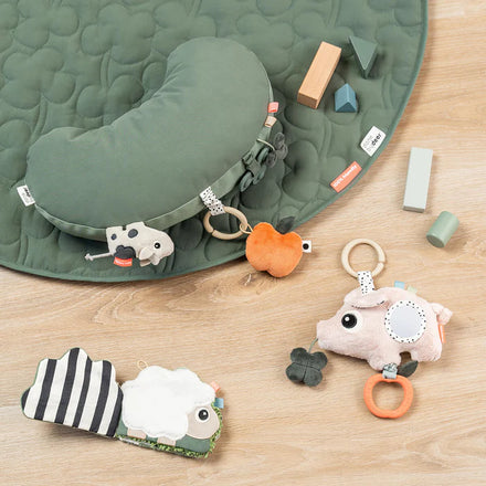 Done By Deer Activiteiten Tummy Time  Kussen | Tiny Farm Green