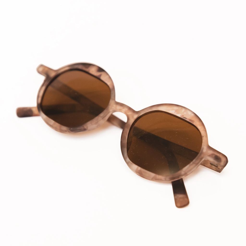 * Mrs. Ertha Zonnebril Egxies Sunnies | +6Y Wild Stone