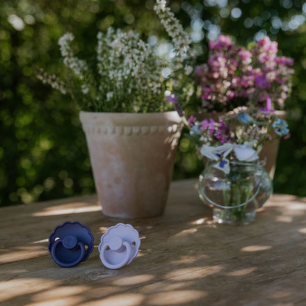 Frigg Daisy Latex Fopspeen 0-6M | Violet