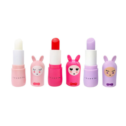 Inuwet Lippenbalsem Cadeauset, detailbeeld van de lippenbalsems met sheaboter en macadamia-olie