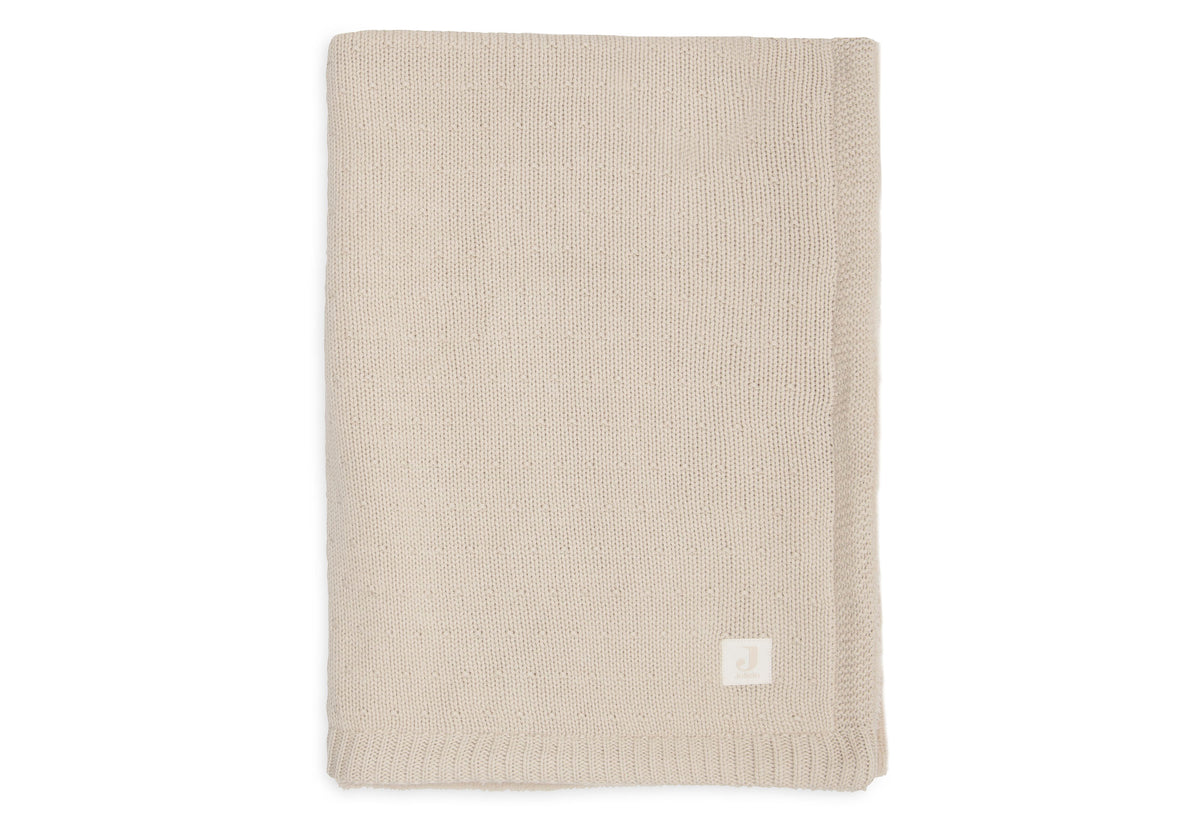 Jollein ledikantdeken Sprinkle Knit Sand Fluffy, detailfoto van de fluffy achterzijde
