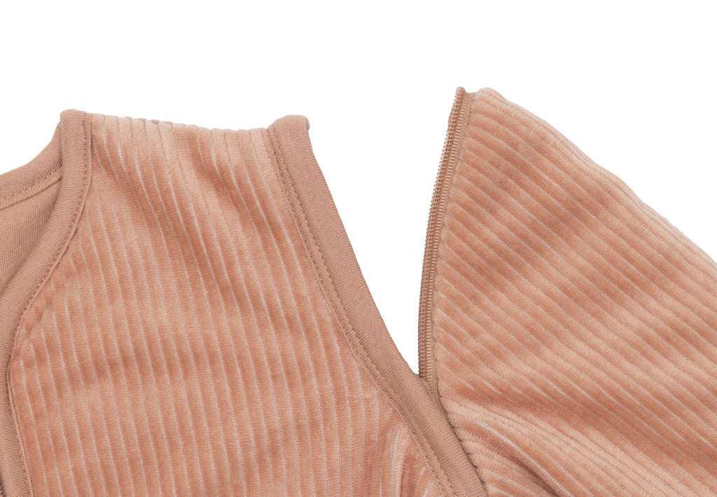 Detail van de afritsbare mouw van de Jollein Slaapzak Rib 90 cm Light Terra, De Gele Flamingo.