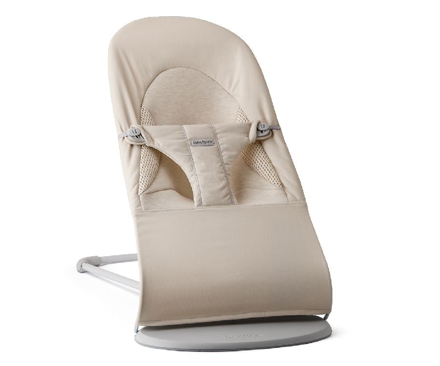Babybjörn Wipstoeltje Balance Soft Mesh | Lichtbeige