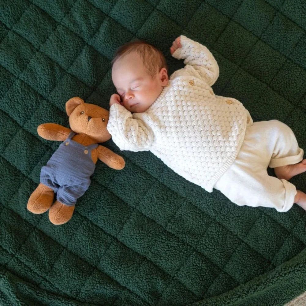 Play&Go 3-in-1 speelkleed Soft Teddy in Evergreen, opengevouwen als zachte speelmat