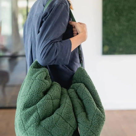 Play&Go Soft Teddy speelkleed Evergreen met verstelbare schouderband om mee te dragen