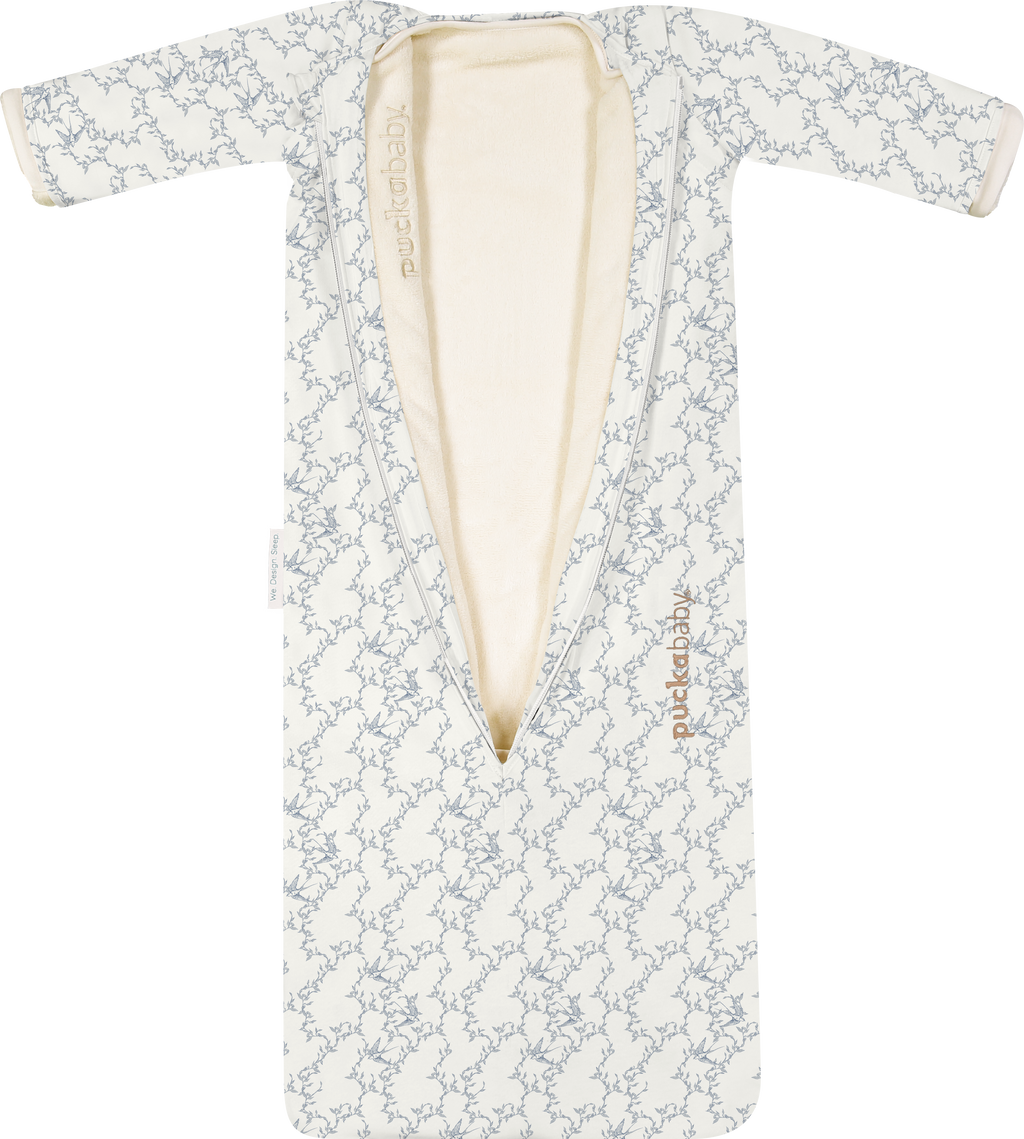 Open vooraanzicht van de Puckababy 4 Seasons Blue Berry met verstelbare buitenzak, De Gele Flamingo