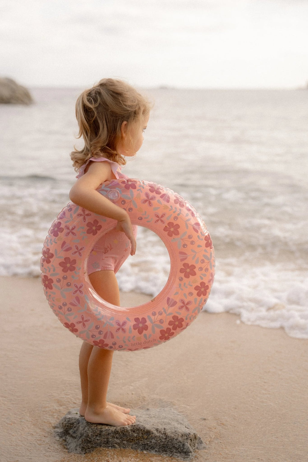 * Little Dutch UV Zwemshirt Korte Mouwen Sunny Flowers Blush