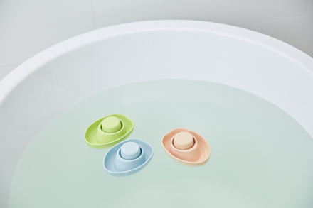 * Plantoys Badspeelgoed Rubber Boat | Pastel Green