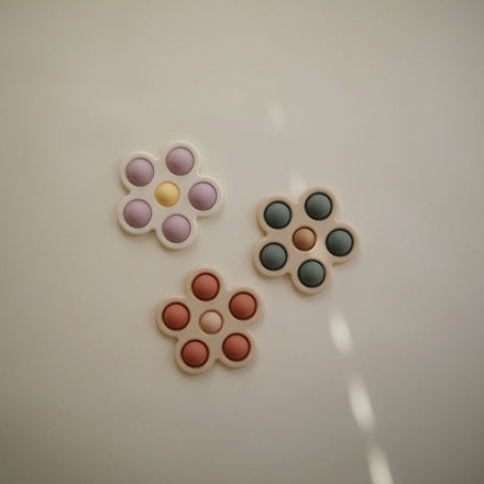 Mushie Bijtspeeltje Flower Press Toy | Dried Thyme