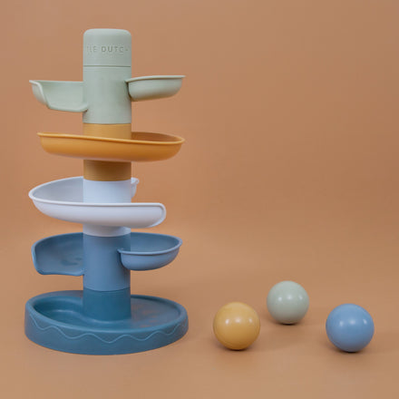 Little Dutch spiraaltoren blauw met balletjes op houten ondergrond
