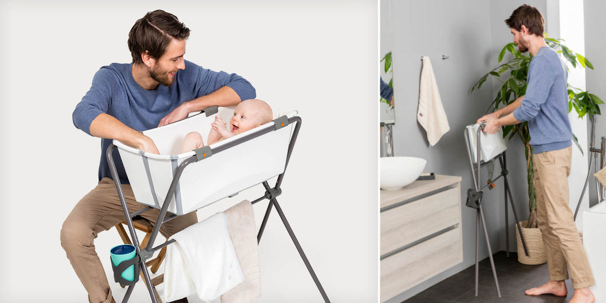 Stokke Flexi Bath Stand badstaander, uitgeklapt op witte achtergrond