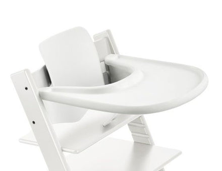 Stokke Tripp Trapp eettablet wit op een witte Tripp Trapp met Baby Set