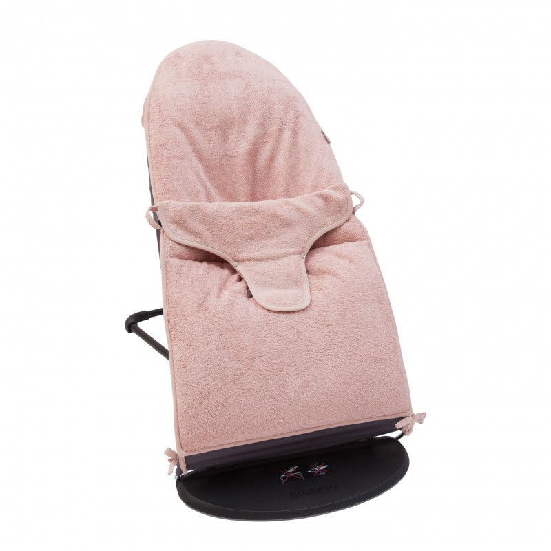 Timboo wipstoelhoes bamboe voor BabyBjörn Misty Rose, gemonteerd op de wipstoel