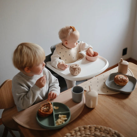 Mushie Bibs Siliconen Slab | Black Daisy