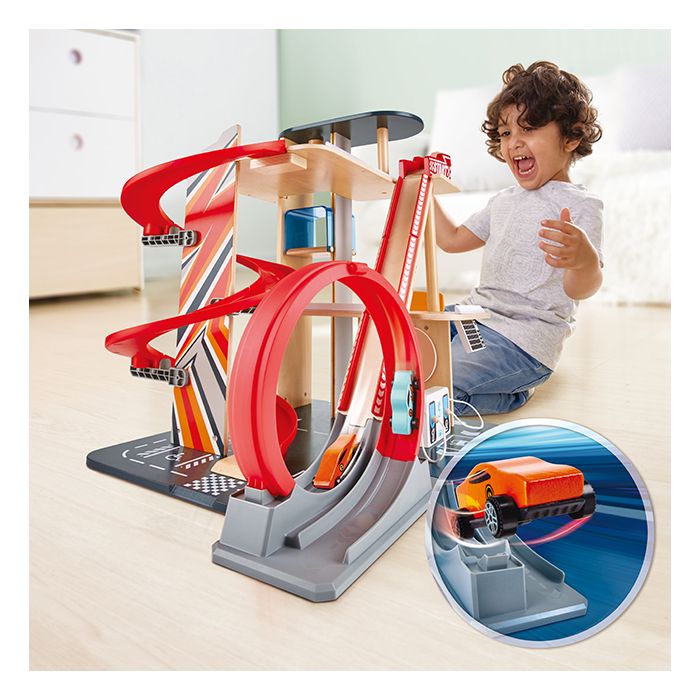 Hape Stoere Stuntgarage