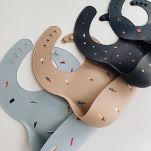 Mushie Bibs Siliconen Slab - Retro Cars