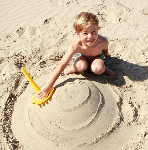 Quut multifunctioneel strandspeelgoed - Triplet Green - DE GELE FLAMINGO - Kids concept store 